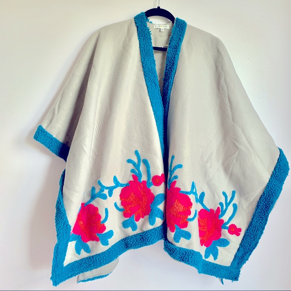 WOMVEN HEART MEXICAN STYLE ROSE PONCHO